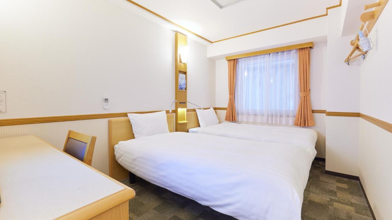 Toyoko Inn Niigata Ekimae Buitenkant foto