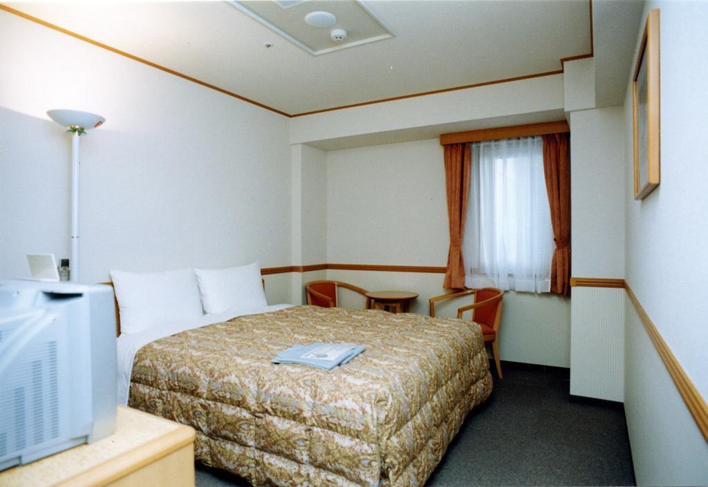 Toyoko Inn Niigata Ekimae Buitenkant foto